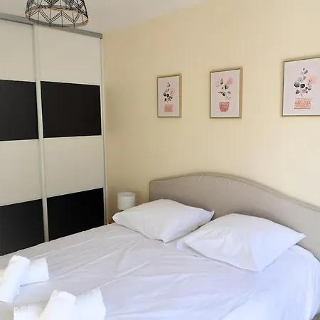 بيت للعطل Maison De Climatisee - Metro A 250m