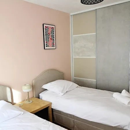 Maison De Climatisee - Metro A 250m