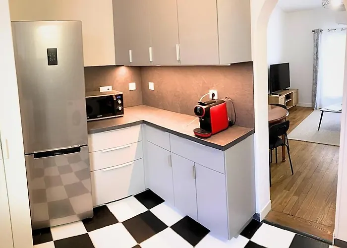 Maison De Climatisee - Metro A 250m *