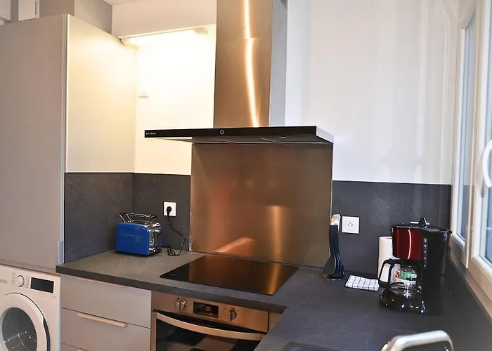 Vakantiehuis Maison De Climatisee - Metro A 250m *